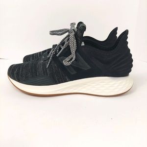 NEW BALANCE ROAV FOAM SLIP ON SNEAKERS SZ 9.5